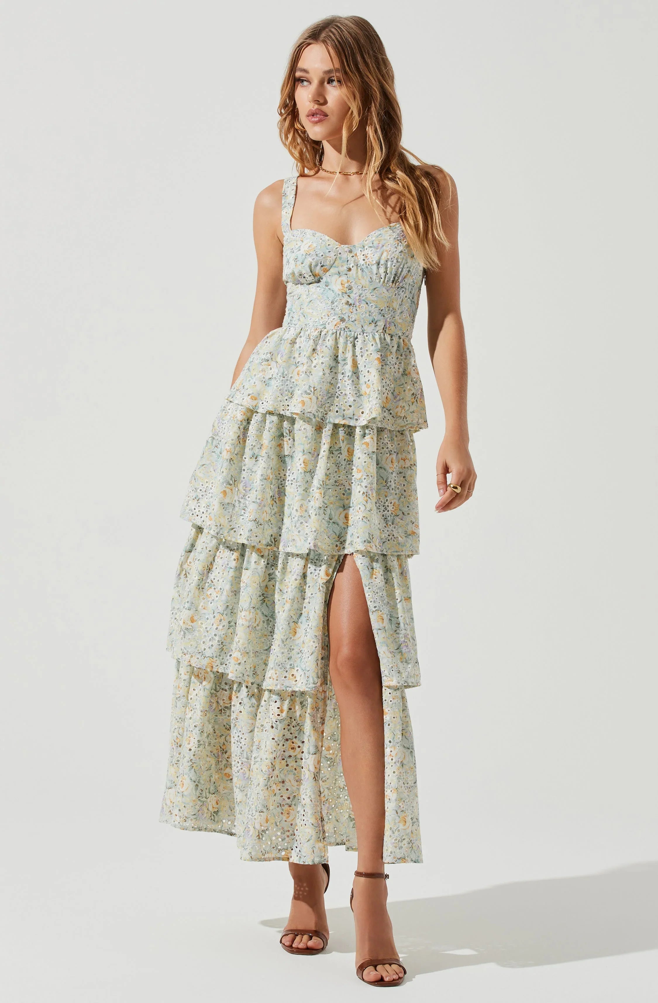Robe longue étagée fleurie à œillets Midsummer