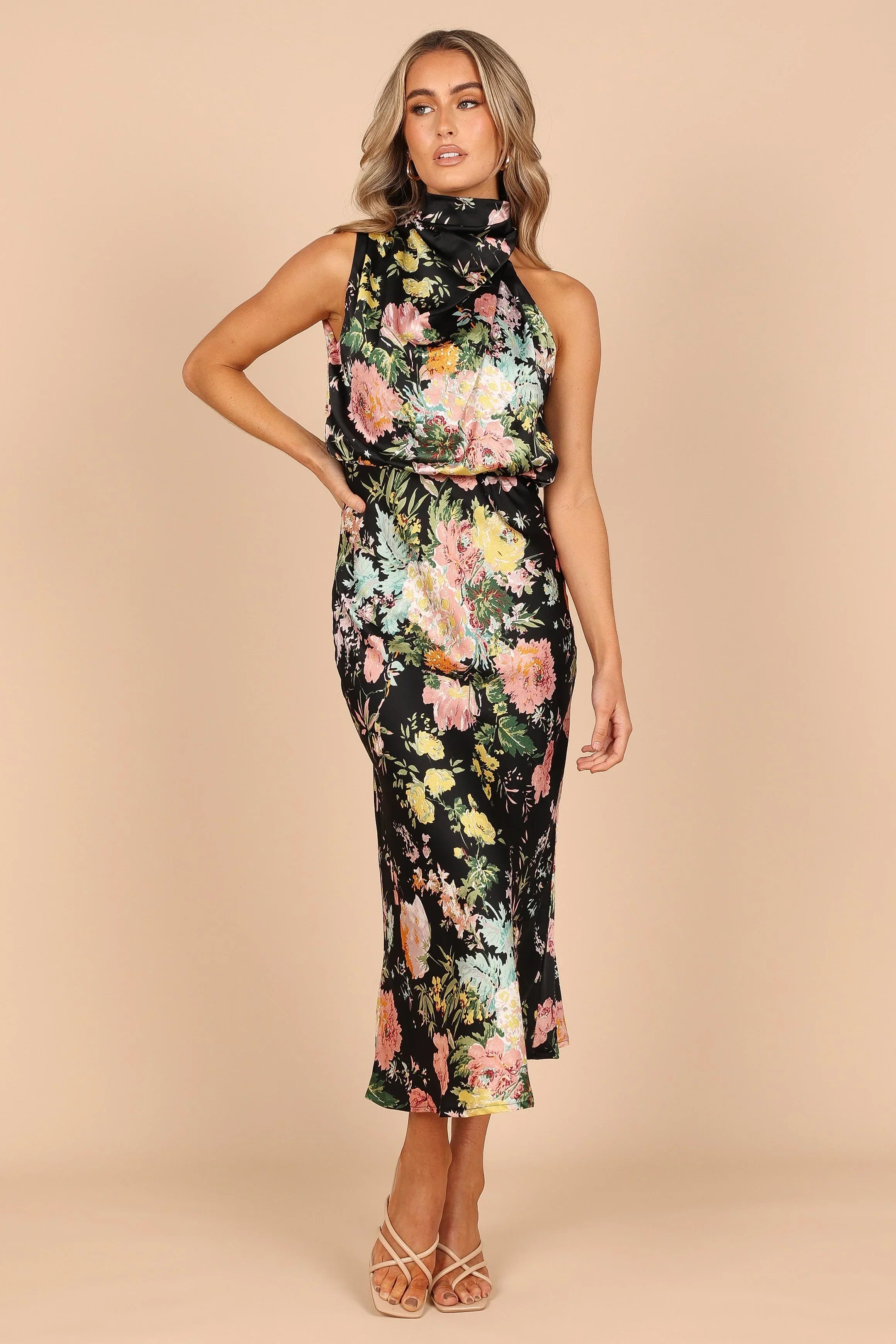 Robe midi Anabelle à col montant – Noir fleuri