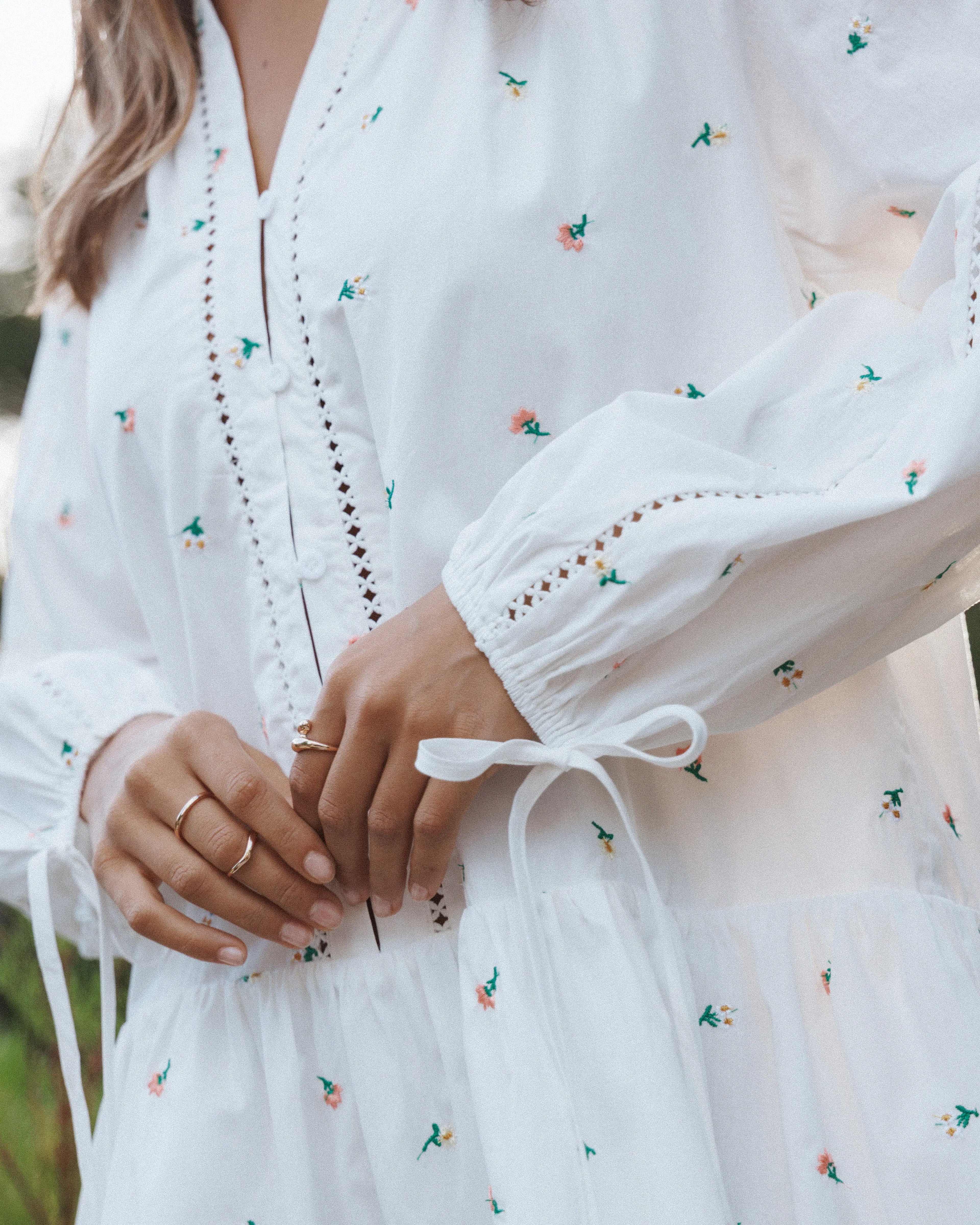Robe mini à manches longues Hart - Fleurie blanche
