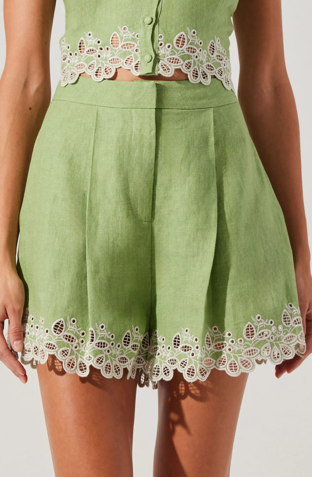 Short brodé en lin Kiya