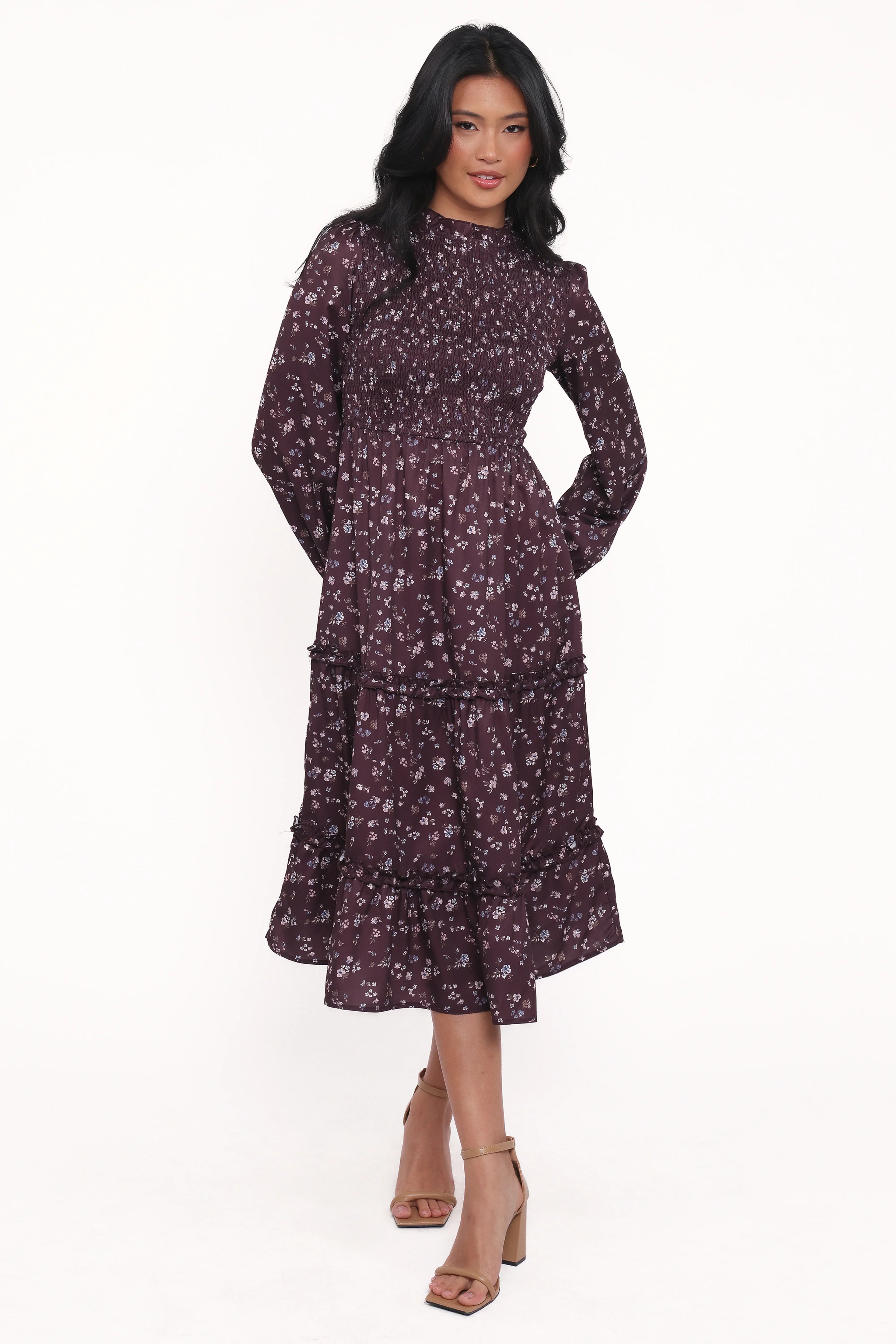Robe mi-longue Edwina à manches longues et volants smockés - motif floral prune