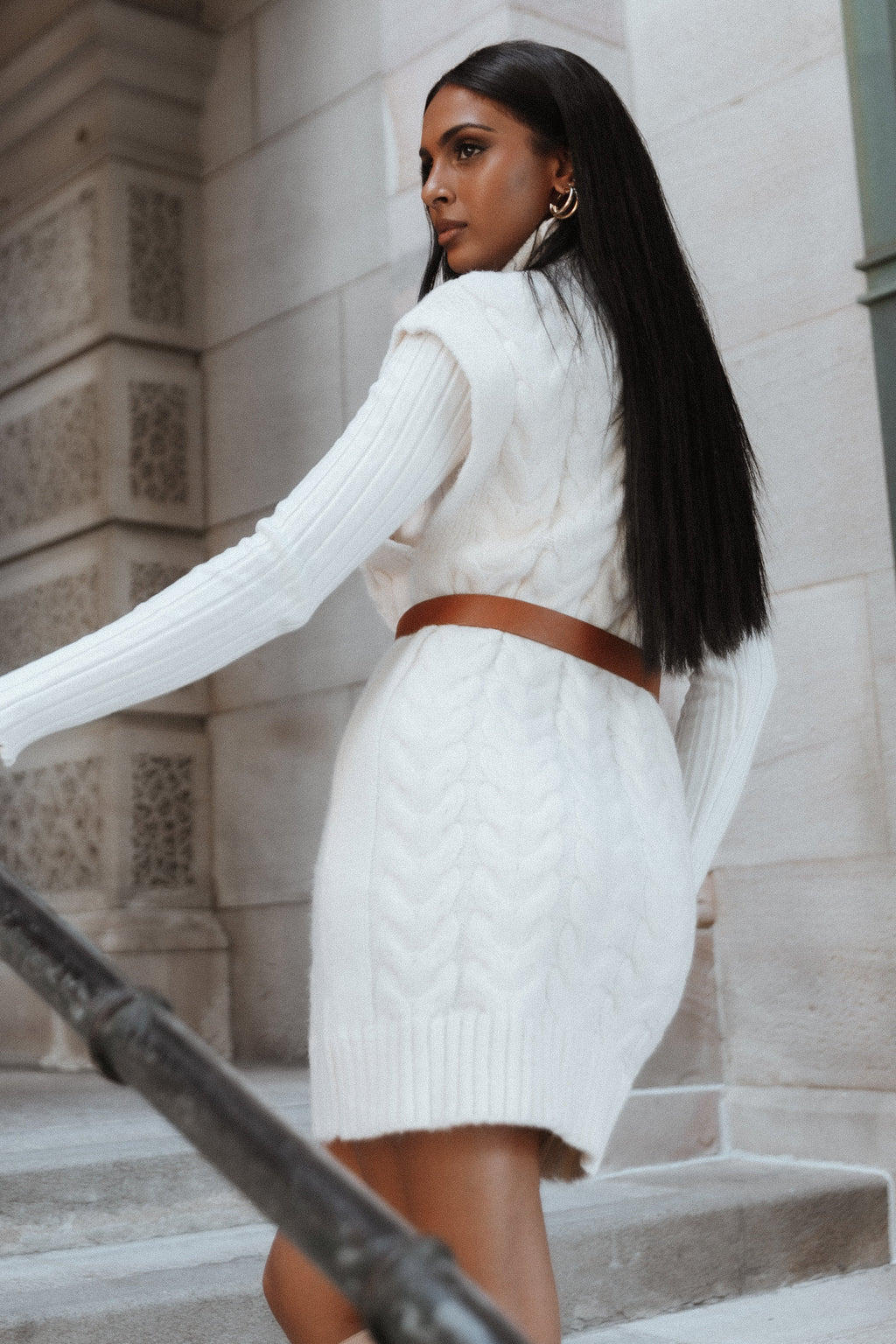 Mini-robe en maille sans manches à col roulé Cozette - Crème